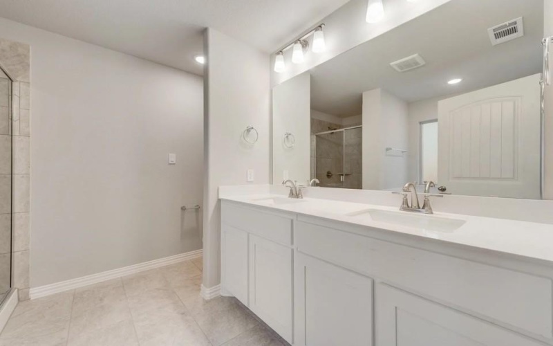 3530 Austin Street, Gainesville, TX 76240, 4 Bedrooms Bedrooms, ,3 BathroomsBathrooms,Residential,For Sale,3530 Austin Street,20721775