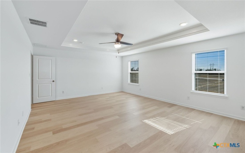 164 Golden Bell Way, Buda, TX 78610, 4 Bedrooms Bedrooms, ,3 BathroomsBathrooms,Residential,For Sale,164 Golden Bell Way,0,606909