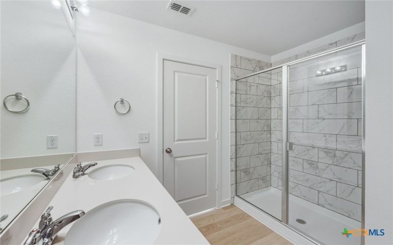 164 Golden Bell Way, Buda, TX 78610, 4 Bedrooms Bedrooms, ,3 BathroomsBathrooms,Residential,For Sale,164 Golden Bell Way,0,606909