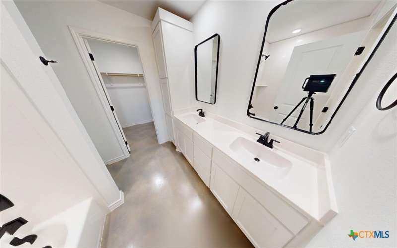 905 Smoke Tree Lane unit: A & B, Killeen, TX 76543, 6 Habitaciones Habitaciones , ,5 BañosBaños,Residential Multi Family,En Venta,905 Smoke Tree Lane unit: A & B,0,607913