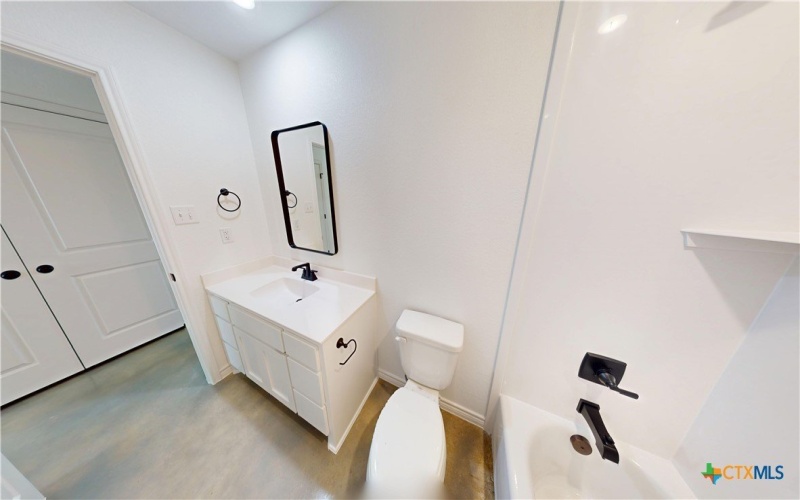 905 Smoke Tree Lane unit: A & B, Killeen, TX 76543, 6 Habitaciones Habitaciones , ,5 BañosBaños,Residential Multi Family,En Venta,905 Smoke Tree Lane unit: A & B,0,607913