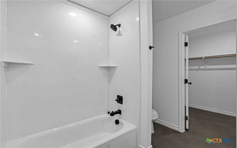 905 Smoke Tree Lane unit: A & B, Killeen, TX 76543, 6 Habitaciones Habitaciones , ,5 BañosBaños,Residential Multi Family,En Venta,905 Smoke Tree Lane unit: A & B,0,607913