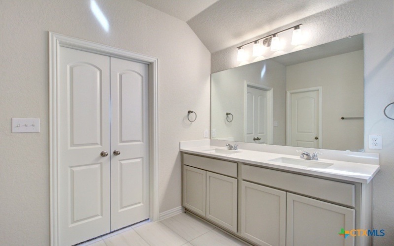 2827 Sacaton Drive, New Braunfels, TX 78130, 4 Bedrooms Bedrooms, ,3 BathroomsBathrooms,Residential,For Sale,2827 Sacaton Drive,0,607977