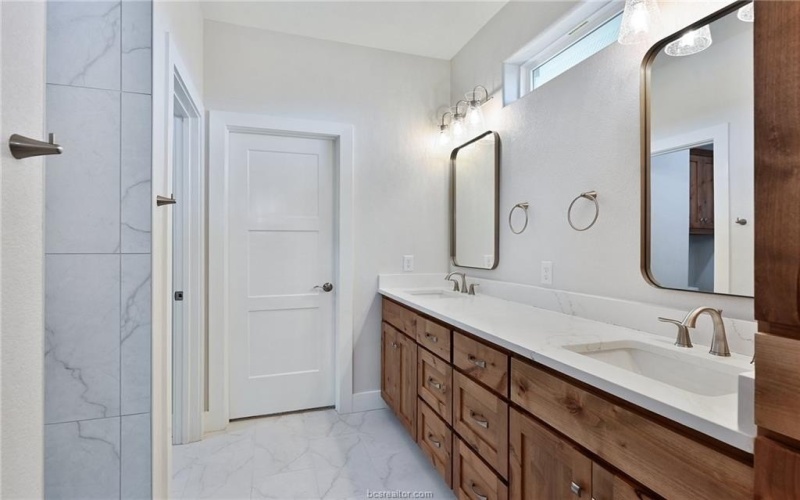 2822 Captain Drive, Bryan, TX 77808, 3 Habitaciones Habitaciones , ,2 BañosBaños,Residential,En Venta,2822 Captain Drive,0,26003236