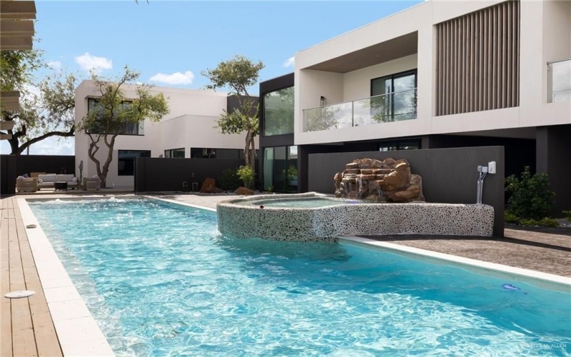 605 S 29th Street, McAllen, TX 78501, ,Residential Multi Family,For Sale,605 S 29th Street,0,497411