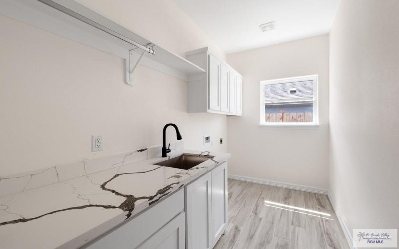 2230 CABO DR., LOS FRESNOS, TX 78566, 3 Habitaciones Habitaciones , ,2 BañosBaños,Residential,En Venta,2230 CABO DR.,0,29770469