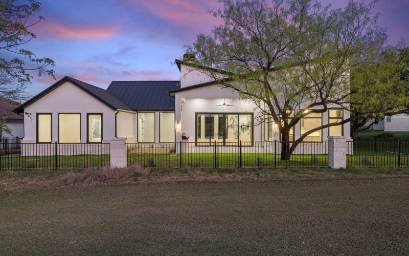 105 Barefoot, Horseshoe Bay, TX 78657, 3 Bedrooms Bedrooms, ,3 BathroomsBathrooms,Residential,For Sale,105 Barefoot,0,177095