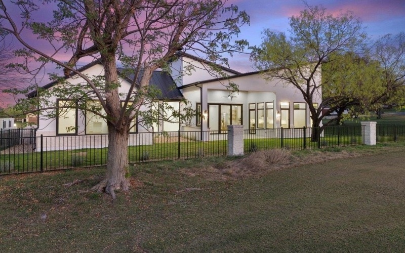 105 Barefoot, Horseshoe Bay, TX 78657, 3 Bedrooms Bedrooms, ,3 BathroomsBathrooms,Residential,For Sale,105 Barefoot,0,177095