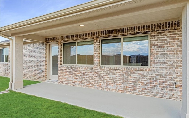 1552 Laurel Avenue, Aubrey, TX 76227, 5 Bedrooms Bedrooms, ,3 BathroomsBathrooms,Residential,For Sale,1552 Laurel Avenue,20722473