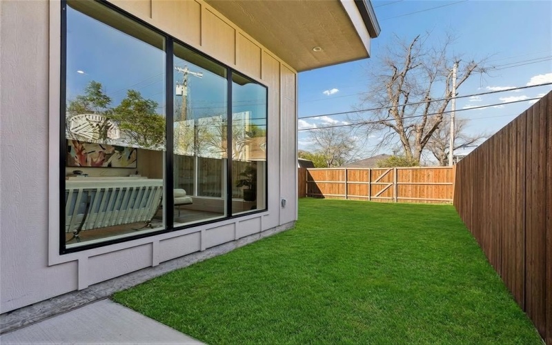 6607 Roper Street, Dallas, TX 75209, 3 Bedrooms Bedrooms, ,2 BathroomsBathrooms,Residential,For Sale,6607 Roper Street,0,21139302