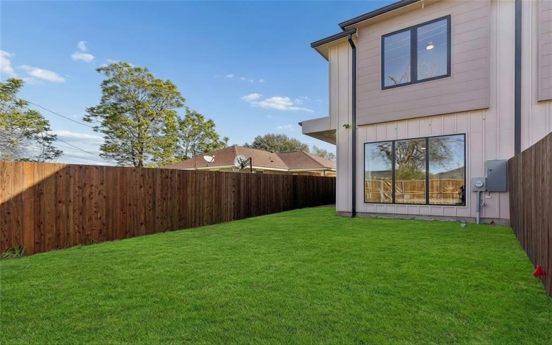 6607 Roper Street, Dallas, TX 75209, 3 Bedrooms Bedrooms, ,2 BathroomsBathrooms,Residential,For Sale,6607 Roper Street,0,21139302