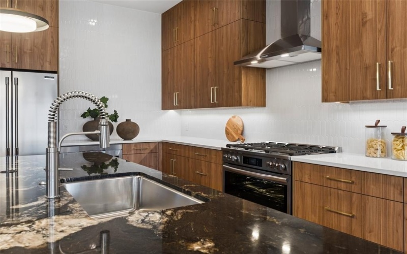 6607 Roper Street, Dallas, TX 75209, 3 Bedrooms Bedrooms, ,2 BathroomsBathrooms,Residential,For Sale,6607 Roper Street,0,21139302