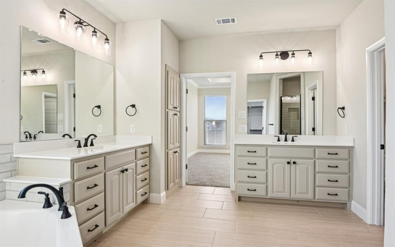 213 Navajo Trail, Alvarado, TX 76009, 3 Bedrooms Bedrooms, ,2 BathroomsBathrooms,Residential,For Sale,213 Navajo Trail,0,21161833