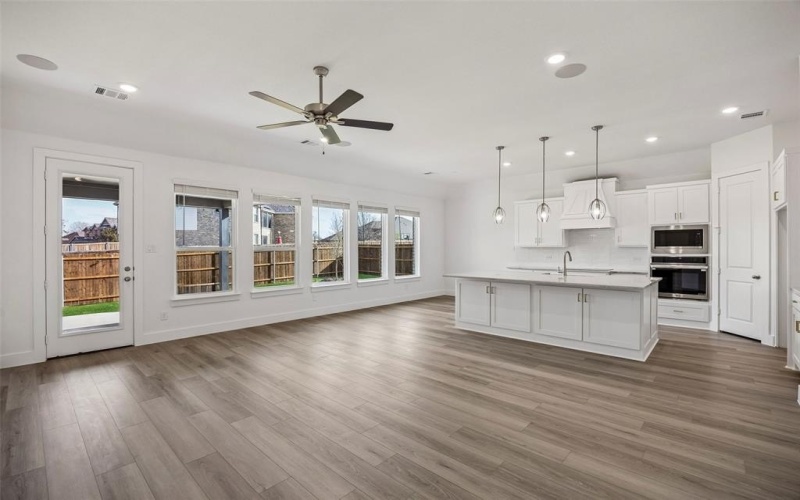 1929 Comanche Drive, DeSoto, TX 75115, 4 Bedrooms Bedrooms, ,3 BathroomsBathrooms,Residential,For Sale,1929 Comanche Drive,0,21211813