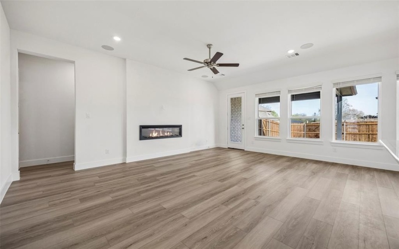 1929 Comanche Drive, DeSoto, TX 75115, 4 Bedrooms Bedrooms, ,3 BathroomsBathrooms,Residential,For Sale,1929 Comanche Drive,0,21211813