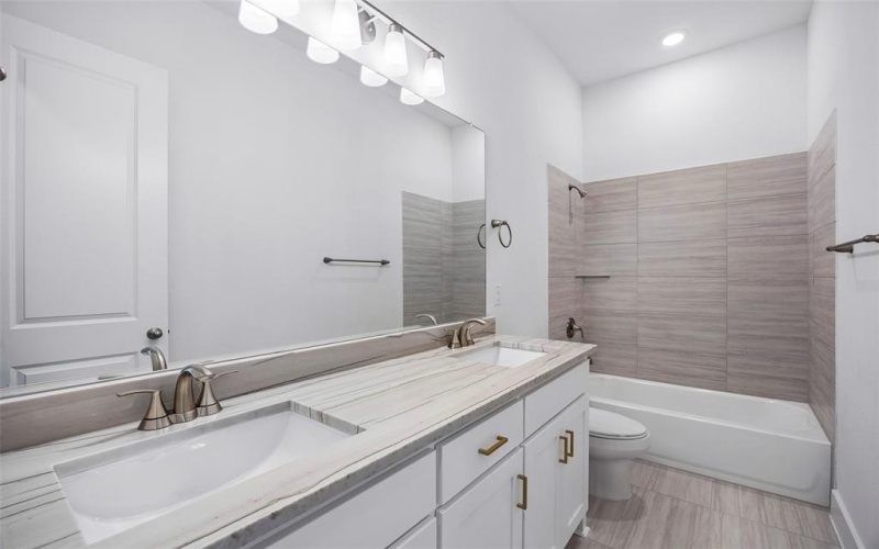 1929 Comanche Drive, DeSoto, TX 75115, 4 Bedrooms Bedrooms, ,3 BathroomsBathrooms,Residential,For Sale,1929 Comanche Drive,0,21211813