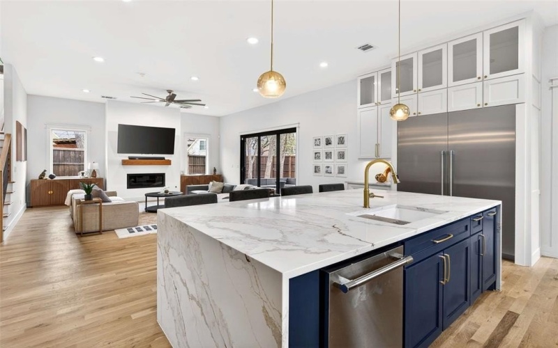 5940 Bryan Parkway, Dallas, TX 75206, 4 Bedrooms Bedrooms, ,5 BathroomsBathrooms,Residential,For Sale,5940 Bryan Parkway,0,21212706