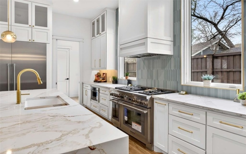 5940 Bryan Parkway, Dallas, TX 75206, 4 Bedrooms Bedrooms, ,5 BathroomsBathrooms,Residential,For Sale,5940 Bryan Parkway,0,21212706