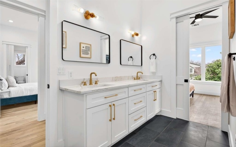 5940 Bryan Parkway, Dallas, TX 75206, 4 Bedrooms Bedrooms, ,5 BathroomsBathrooms,Residential,For Sale,5940 Bryan Parkway,0,21212706