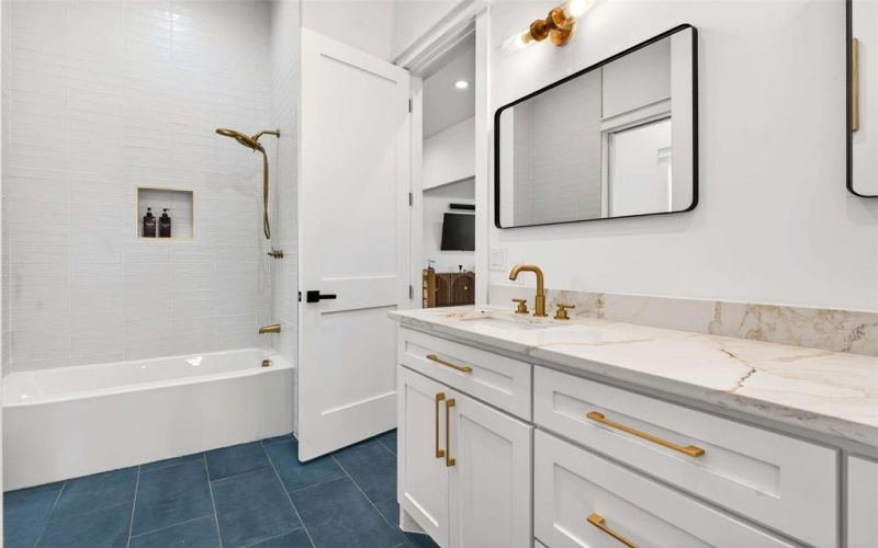 5940 Bryan Parkway, Dallas, TX 75206, 4 Bedrooms Bedrooms, ,5 BathroomsBathrooms,Residential,For Sale,5940 Bryan Parkway,0,21212706