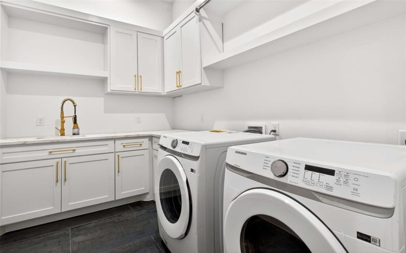 5940 Bryan Parkway, Dallas, TX 75206, 4 Bedrooms Bedrooms, ,5 BathroomsBathrooms,Residential,For Sale,5940 Bryan Parkway,0,21212706