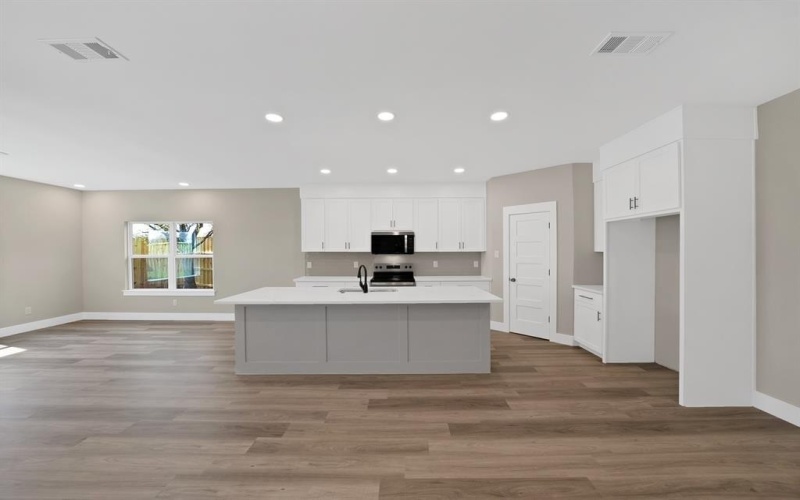 4612 Red Bud Court, The Colony, TX 75056, 4 Bedrooms Bedrooms, ,2 BathroomsBathrooms,Residential,For Sale,4612 Red Bud Court,0,21213423