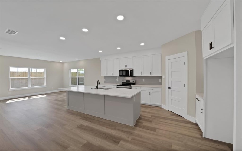 4612 Red Bud Court, The Colony, TX 75056, 4 Bedrooms Bedrooms, ,2 BathroomsBathrooms,Residential,For Sale,4612 Red Bud Court,0,21213423