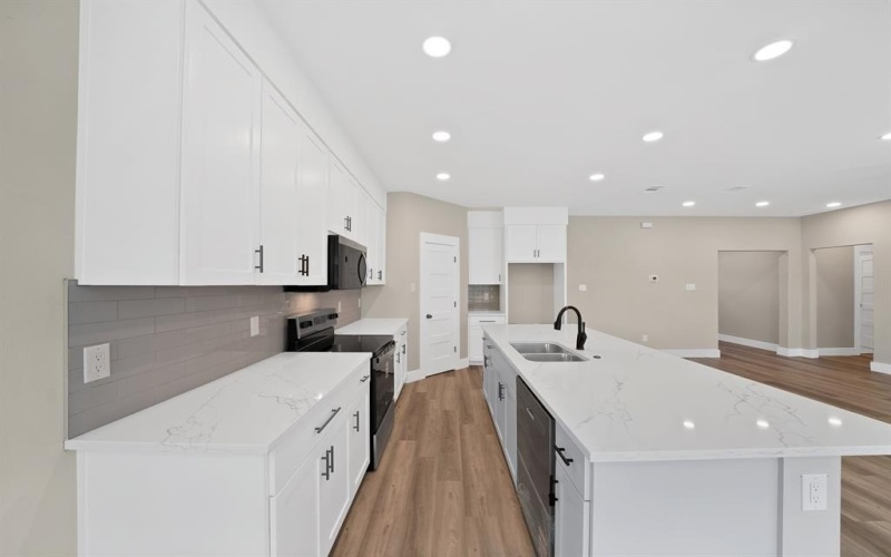 4612 Red Bud Court, The Colony, TX 75056, 4 Bedrooms Bedrooms, ,2 BathroomsBathrooms,Residential,For Sale,4612 Red Bud Court,0,21213423