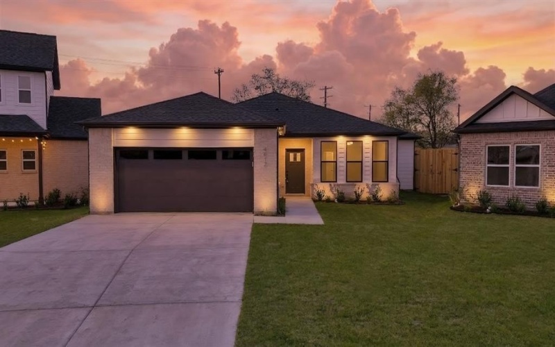 4612 Red Bud Court, The Colony, TX 75056, 4 Bedrooms Bedrooms, ,2 BathroomsBathrooms,Residential,For Sale,4612 Red Bud Court,0,21213423