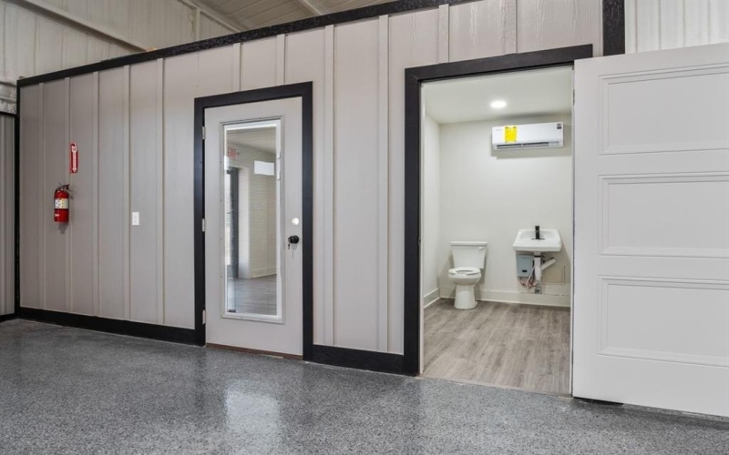 2036 Seaborn Road #BLDG.3, STE.A, Ponder, TX 76259, ,Other,For Sale,2036 Seaborn Road,0,21213563