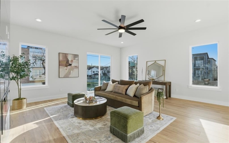 1121 Muncie Avenue, Dallas, TX 75212, 3 Bedrooms Bedrooms, ,3 BathroomsBathrooms,Residential,For Sale,1121 Muncie Avenue,0,21213963