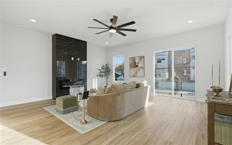 1121 Muncie Avenue, Dallas, TX 75212, 3 Bedrooms Bedrooms, ,3 BathroomsBathrooms,Residential,For Sale,1121 Muncie Avenue,0,21213963