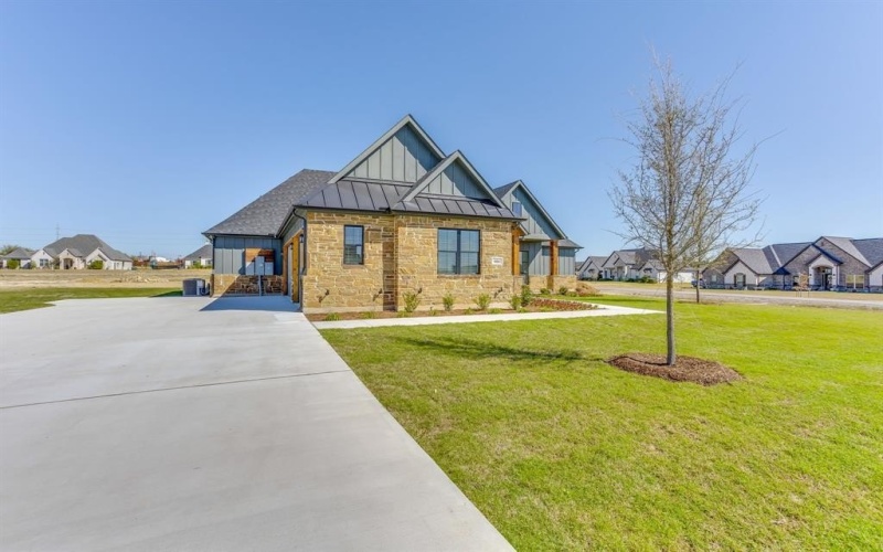 900 Medaris Way, Azle, TX 76020, 4 Bedrooms Bedrooms, ,3 BathroomsBathrooms,Residential,For Sale,900 Medaris Way,0,21214039