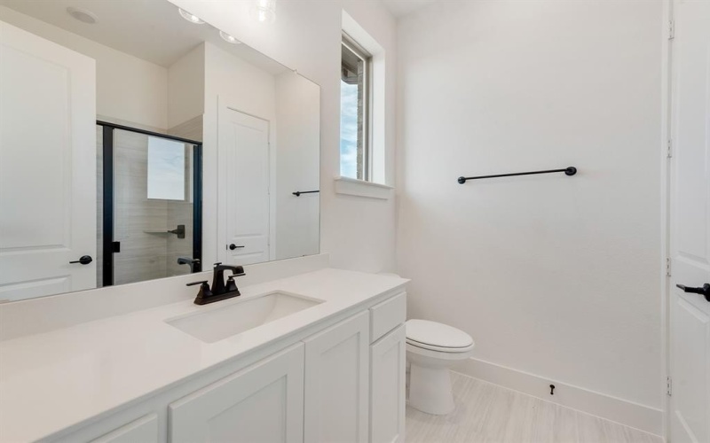 824 Shady Oaks Drive, Rockwall, TX 75087, 4 Bedrooms Bedrooms, ,5 BathroomsBathrooms,Residential,For Sale,824 Shady Oaks Drive,0,21214135