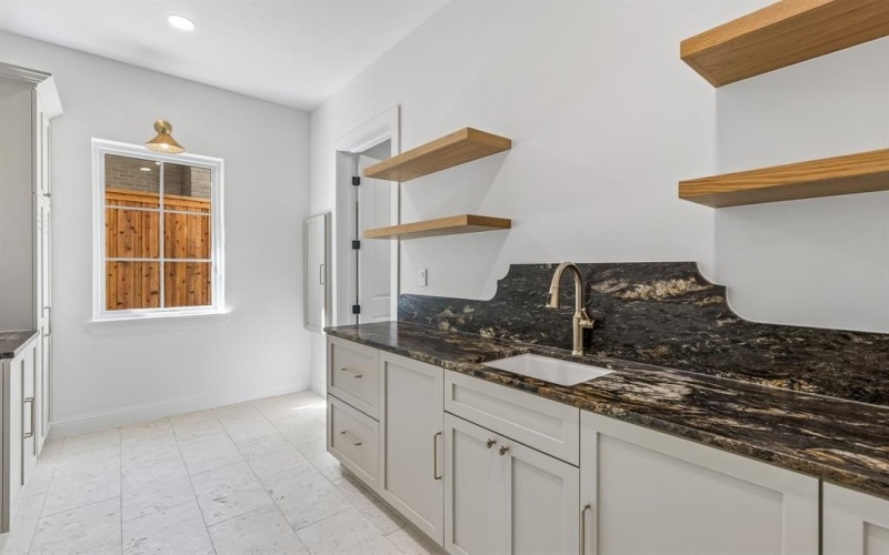 7107 Coronado Avenue, Dallas, TX 75214, 4 Habitaciones Habitaciones , ,5 BañosBaños,Residential,En Venta,7107 Coronado Avenue,0,21214186