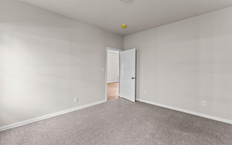 1840 E Broadway Avenue, Fort Worth, TX 76104, 3 Bedrooms Bedrooms, ,2 BathroomsBathrooms,Residential,For Sale,1840 E Broadway Avenue,0,21214251