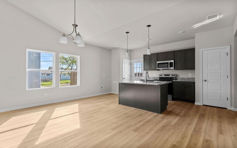 1840 E Broadway Avenue, Fort Worth, TX 76104, 3 Bedrooms Bedrooms, ,2 BathroomsBathrooms,Residential,For Sale,1840 E Broadway Avenue,0,21214251