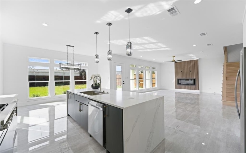 703 Buckalew Street, Dallas, TX 75208, 4 Habitaciones Habitaciones , ,3 BañosBaños,Residential,En Venta,703 Buckalew Street,0,21214486