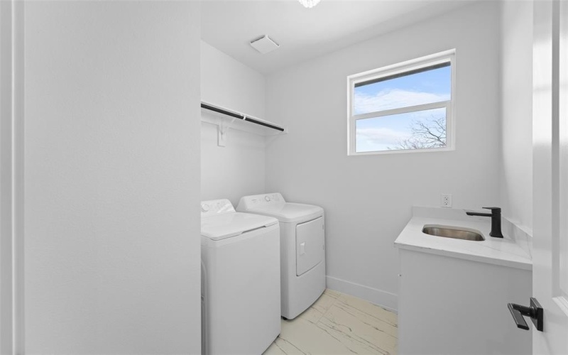 703 Buckalew Street, Dallas, TX 75208, 4 Habitaciones Habitaciones , ,3 BañosBaños,Residential,En Venta,703 Buckalew Street,0,21214486