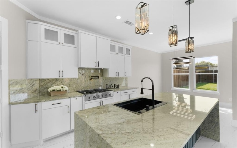 707 Buckalew Street, Dallas, TX 75208, 5 Bedrooms Bedrooms, ,3 BathroomsBathrooms,Residential,For Sale,707 Buckalew Street,0,21214488