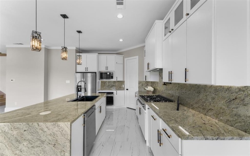 707 Buckalew Street, Dallas, TX 75208, 5 Bedrooms Bedrooms, ,3 BathroomsBathrooms,Residential,For Sale,707 Buckalew Street,0,21214488