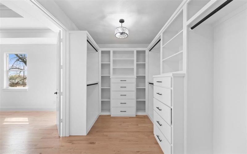 707 Buckalew Street, Dallas, TX 75208, 5 Bedrooms Bedrooms, ,3 BathroomsBathrooms,Residential,For Sale,707 Buckalew Street,0,21214488