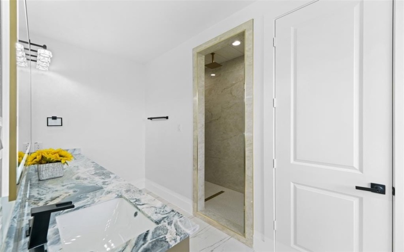 707 Buckalew Street, Dallas, TX 75208, 5 Bedrooms Bedrooms, ,3 BathroomsBathrooms,Residential,For Sale,707 Buckalew Street,0,21214488