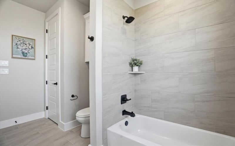 561 Royal Santana, Weatherford, TX 76087, 4 Bedrooms Bedrooms, ,2 BathroomsBathrooms,Residential,For Sale,561 Royal Santana,0,21214607