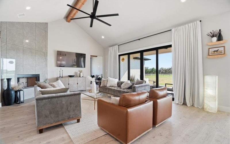 561 Royal Santana, Weatherford, TX 76087, 4 Bedrooms Bedrooms, ,2 BathroomsBathrooms,Residential,For Sale,561 Royal Santana,0,21214607