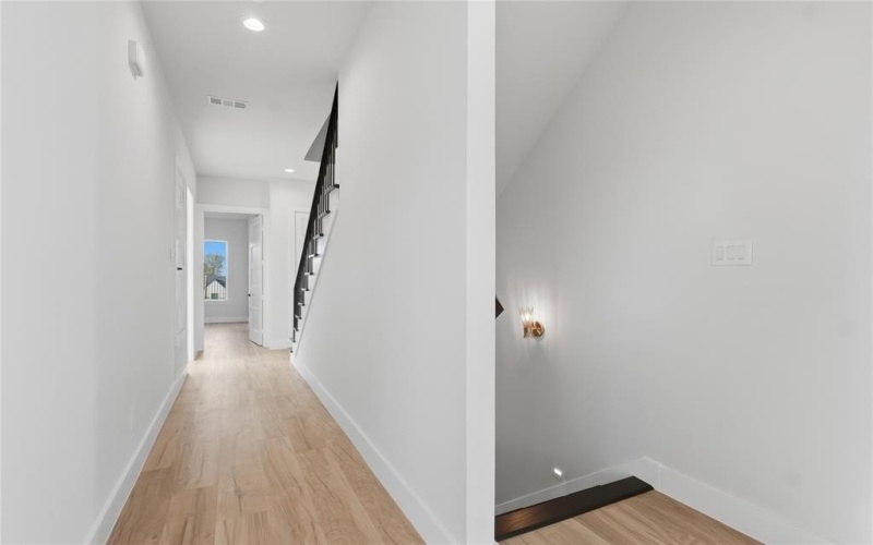 1123 Muncie Avenue, Dallas, TX 75212, 3 Bedrooms Bedrooms, ,3 BathroomsBathrooms,Residential,For Sale,1123 Muncie Avenue,0,21214824