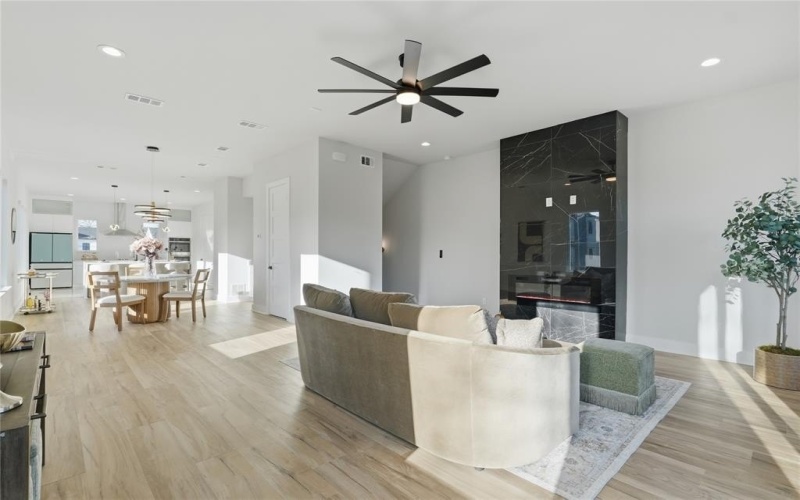 1123 Muncie Avenue, Dallas, TX 75212, 3 Bedrooms Bedrooms, ,3 BathroomsBathrooms,Residential,For Sale,1123 Muncie Avenue,0,21214824