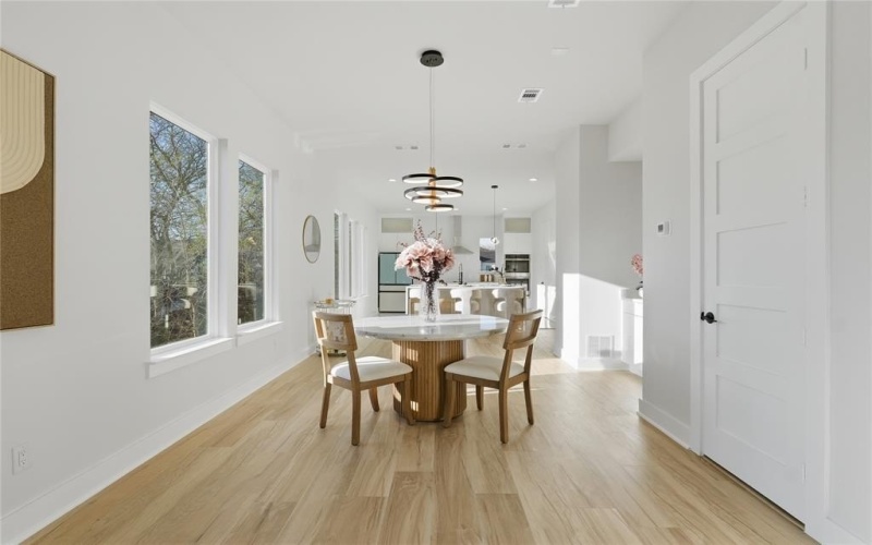 1123 Muncie Avenue, Dallas, TX 75212, 3 Bedrooms Bedrooms, ,3 BathroomsBathrooms,Residential,For Sale,1123 Muncie Avenue,0,21214824