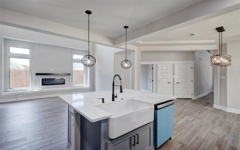 410 Larry, Irving, TX 75060, 4 Bedrooms Bedrooms, ,3 BathroomsBathrooms,Residential,For Sale,410 Larry,0,21214898