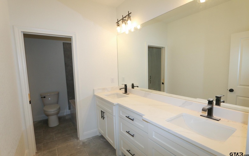 16503 Cooper Way, Tyler, TX 75703, 4 Habitaciones Habitaciones , ,3 BañosBaños,Residential,En Venta,16503 Cooper Way,0,26003985